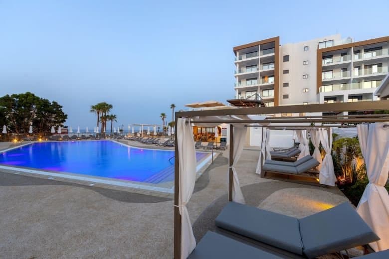 Leonardo Crystal Cove, Protaras