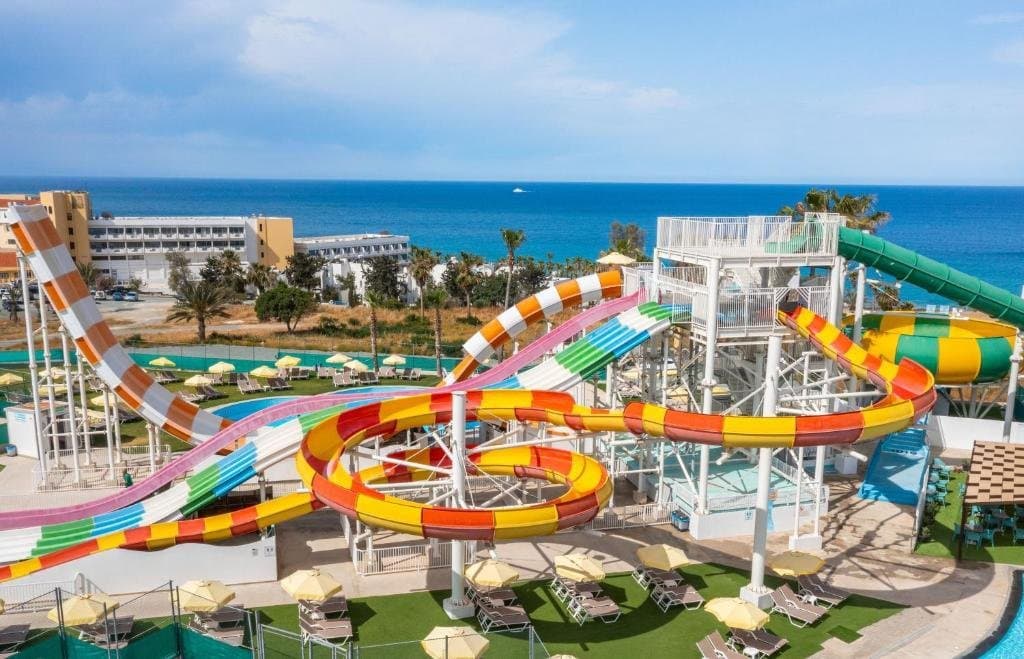 Leonardo Laura Beach, Paphos