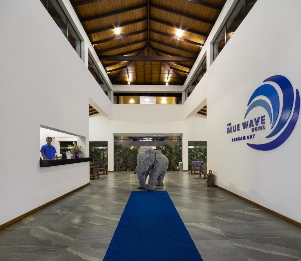 The Blue Wave Hotel, Arugambay