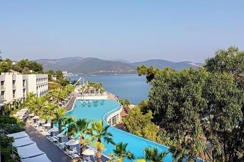 Blue Dreams Resort, Torba