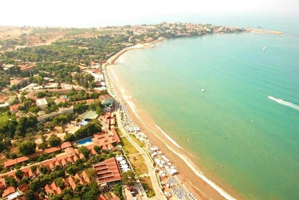 Nova Beach, Side