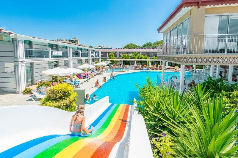 Sun Club Side, Side