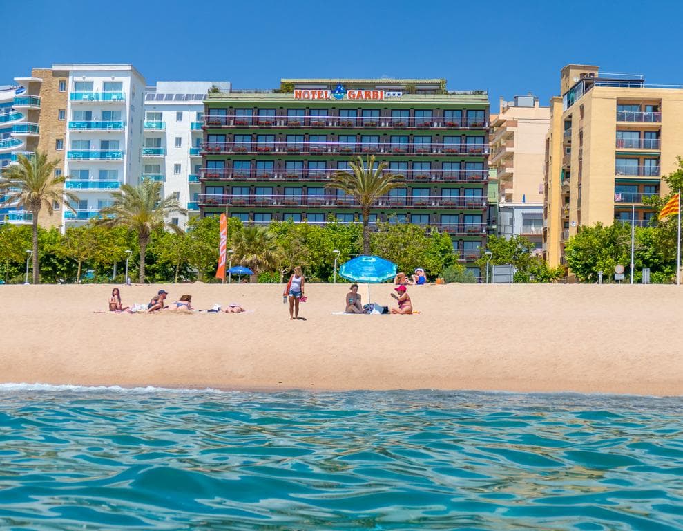 Hotel Checkin Garbi, Calella