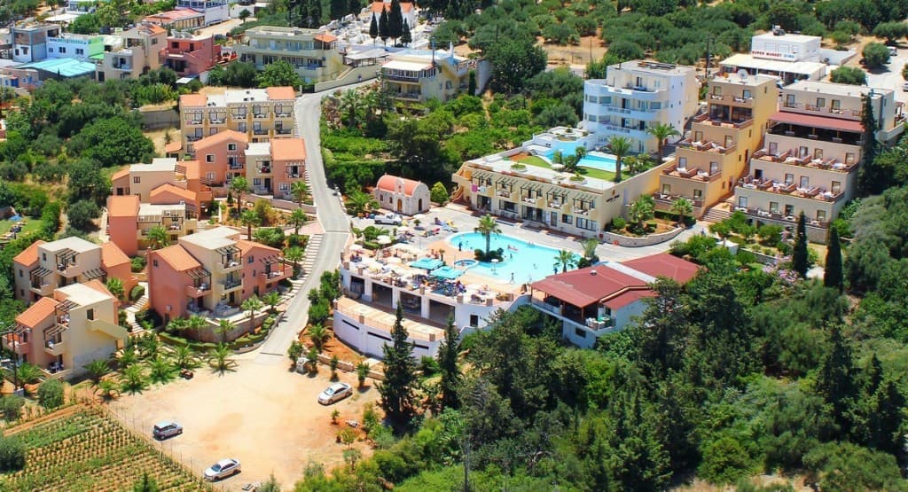 Asterias Village Resort Hotel, Piskopiano