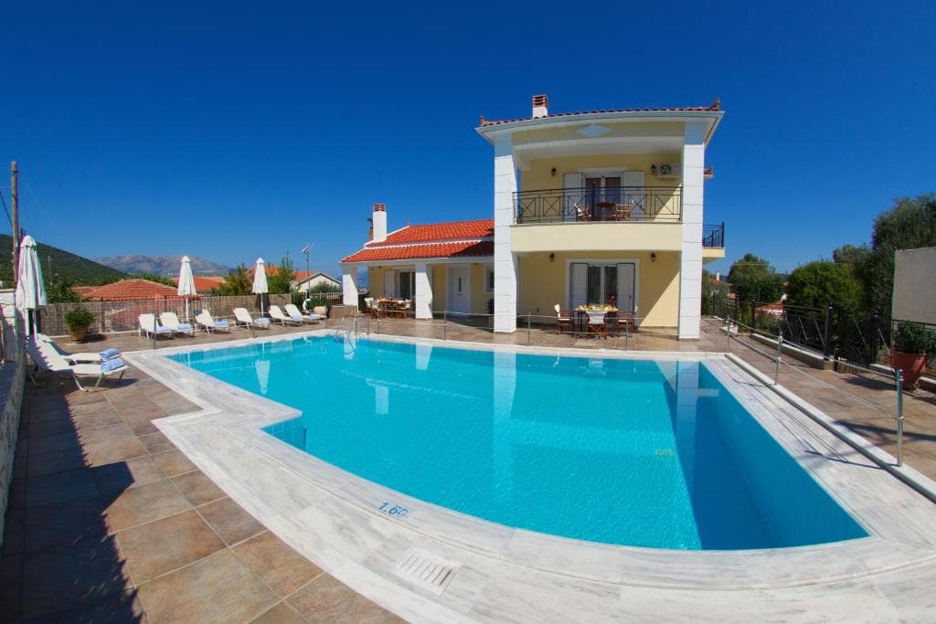 Diamanto Complex, Karavomilos