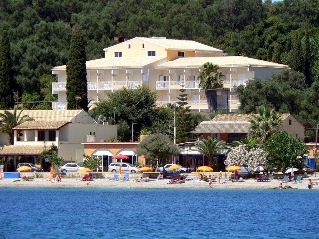 Ipsos Beach, Ipsos