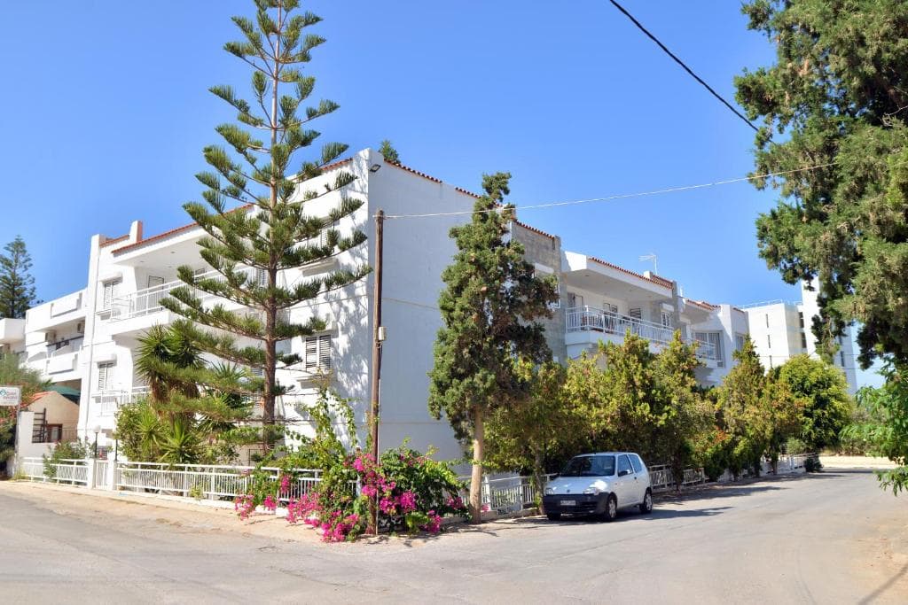 Anna Apartments, Kokkini Hani