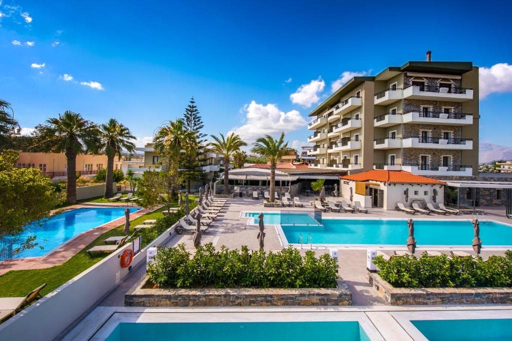 Petousis Hotel and Suites, Amoudara