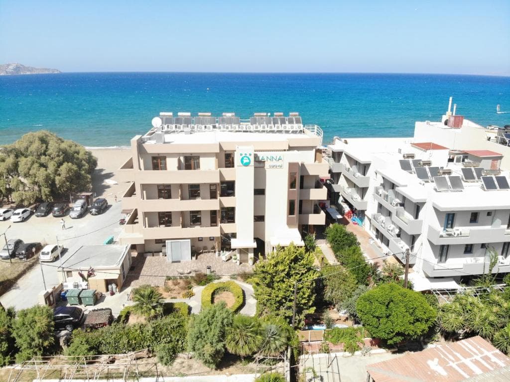 Yianna Caravel Suites, Amoudara