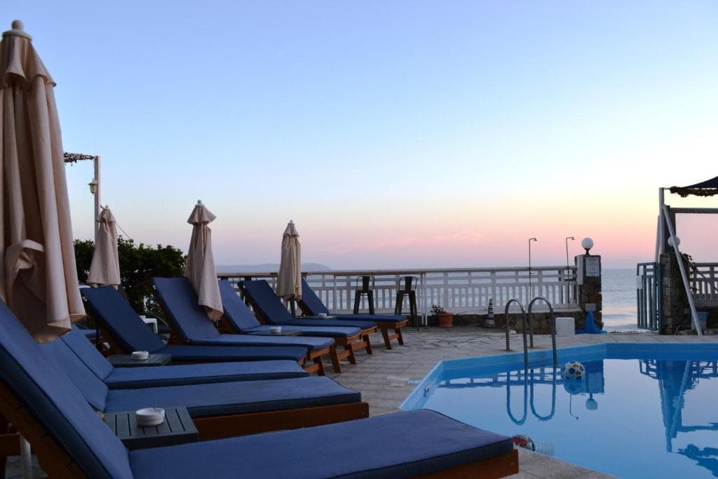 Sunset Beach Hotel, Kokkini Hani