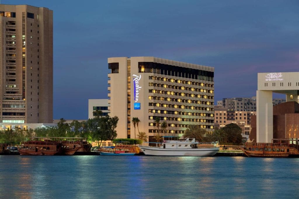 Hotel Radisson Blu Dubai Deira Creek, Dubai