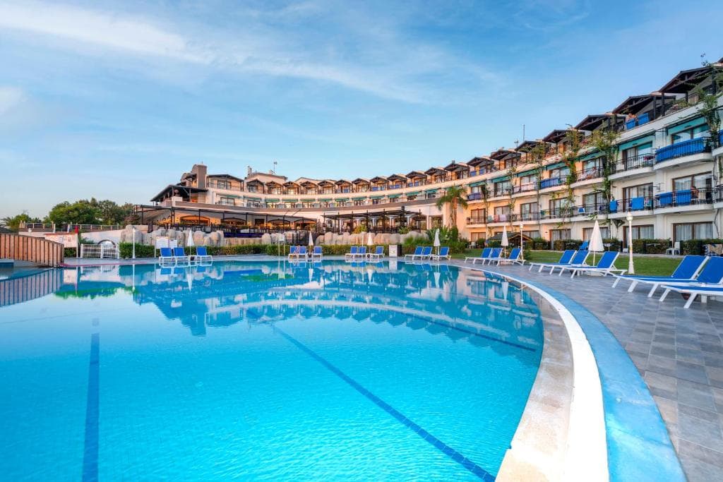 Armas Labada, Kemer