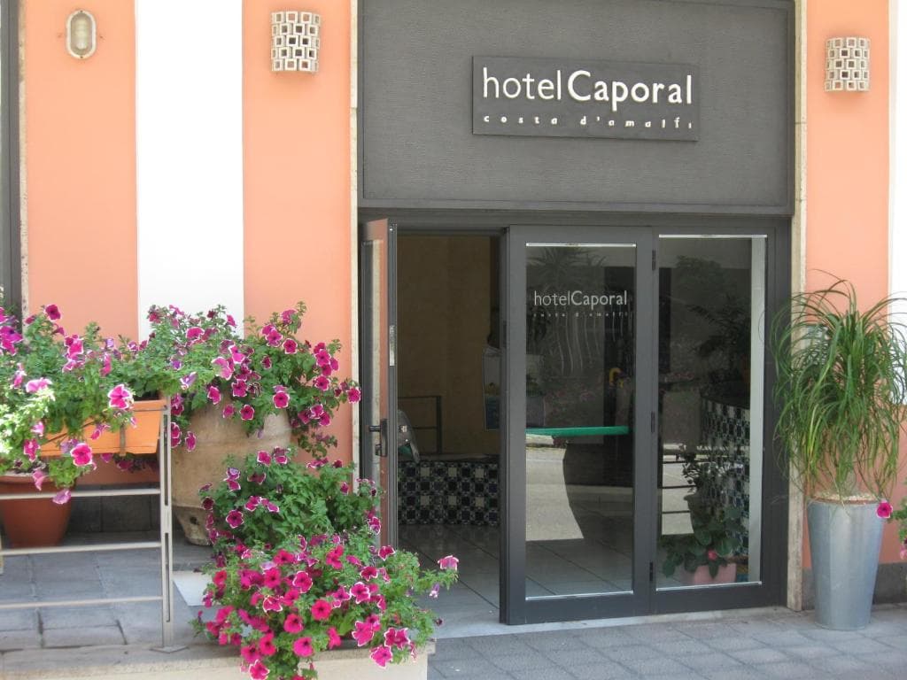 Caporal, Minori