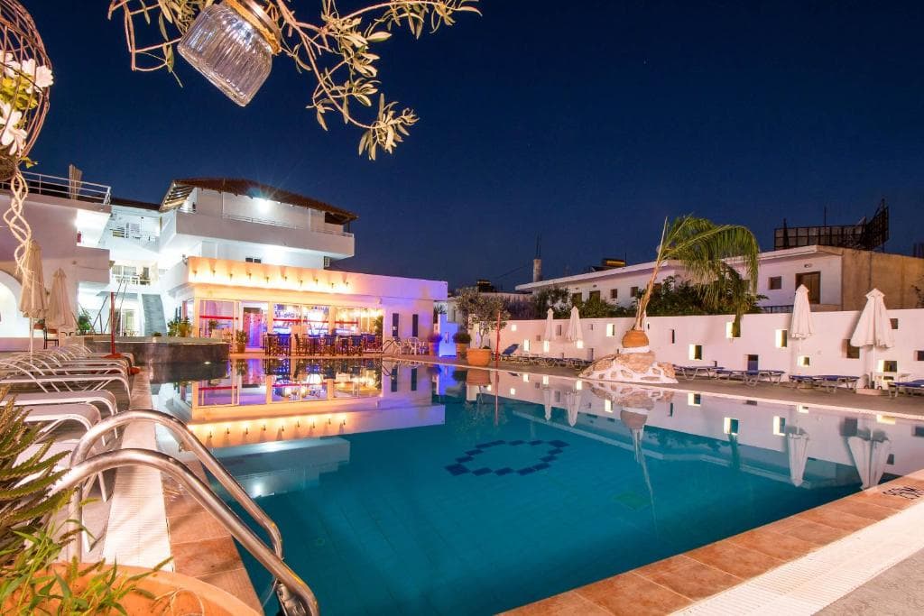 Tinas Plus, Faliraki