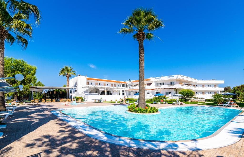 Hotel Sabina, Theologos