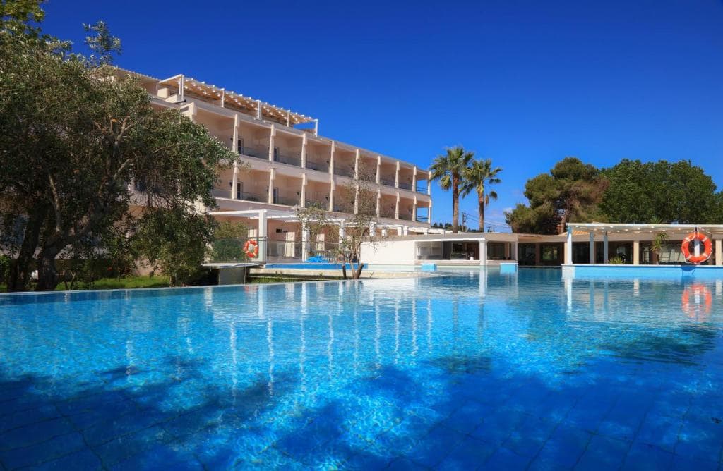 Cavomarina Beach Hotel, Kavos