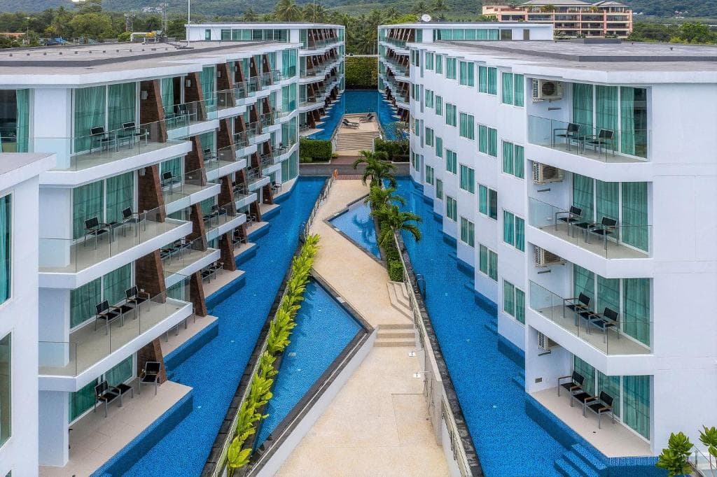 Hotel The Beachfront Phuket, Rawai