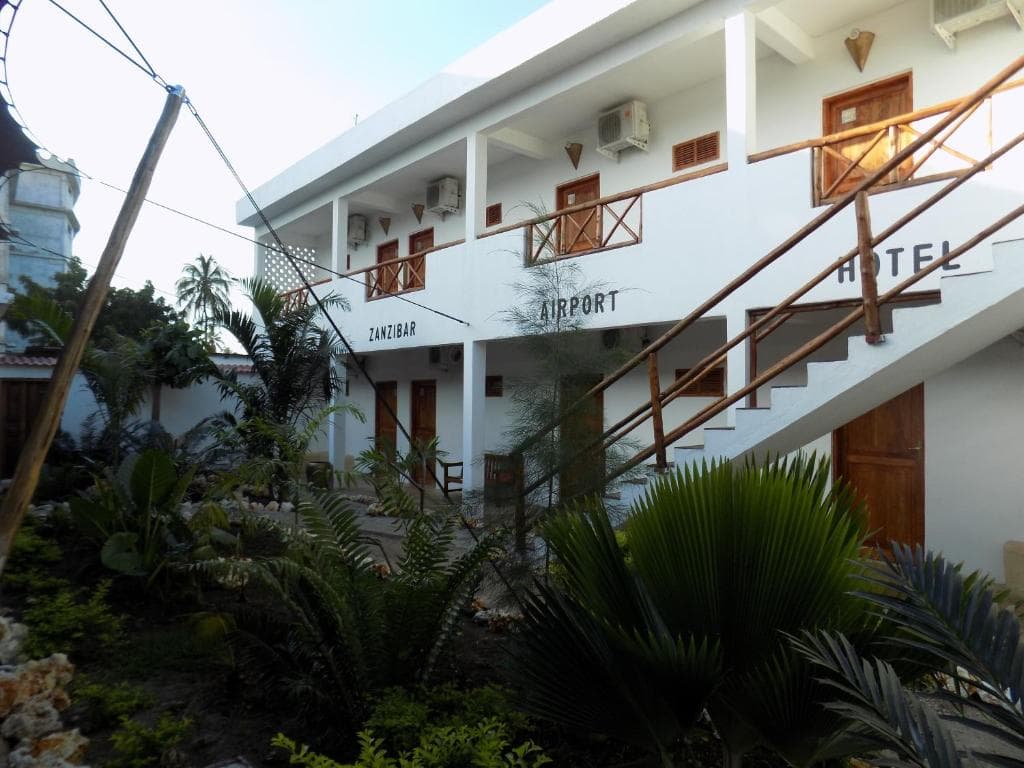 27 Cafe Zanzibar Airport Hotel, Zanzibar City