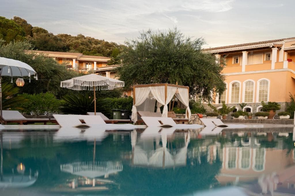 Nefeli Hotel, Kommeno