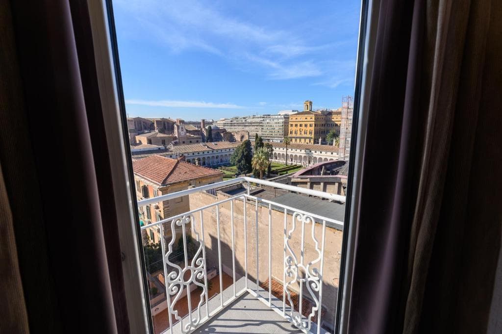 The Republic Hotel, Roma