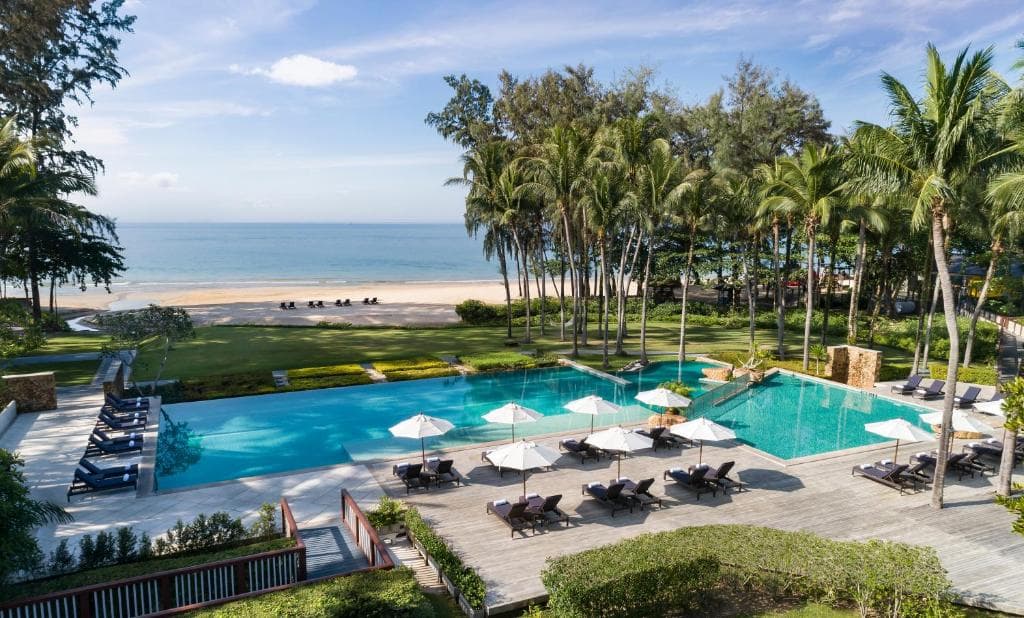 Dusit Thani Krabi Beach Resort, Klong Muang Beach
