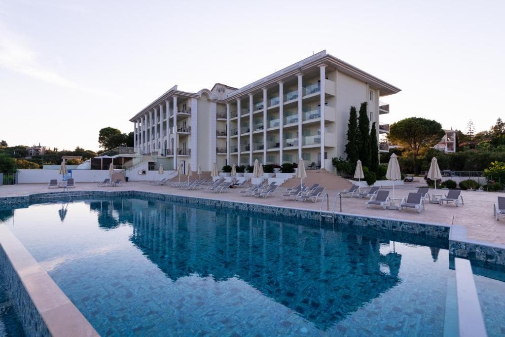 Avalon Palace Hotel, Bochali