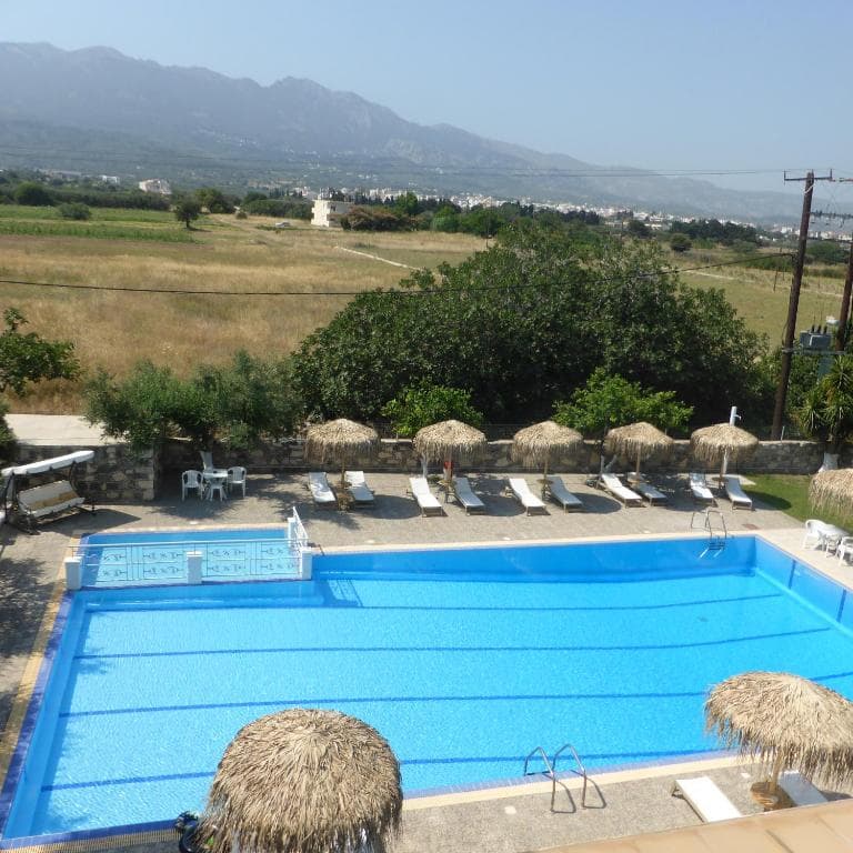 Blue Nest, Tigaki