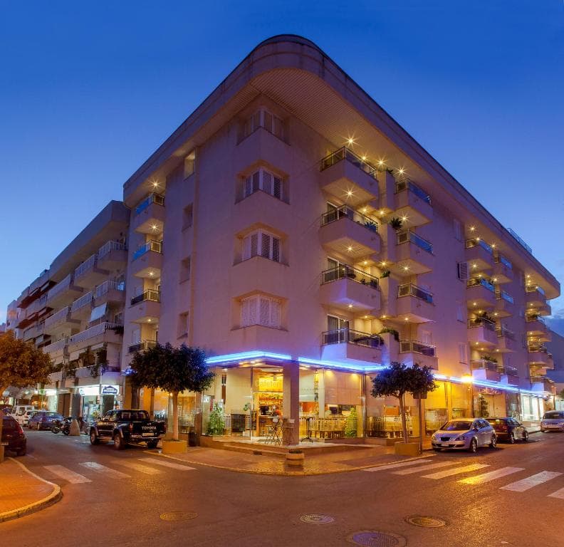 Aparthotel Duquesa Playa, Santa Eulalia