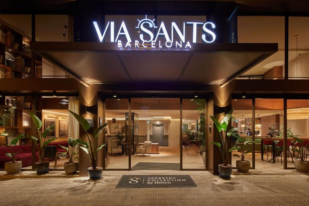 Hotel Via Sants Barcelona, Tapestry Collection by Hilton, Barcelona