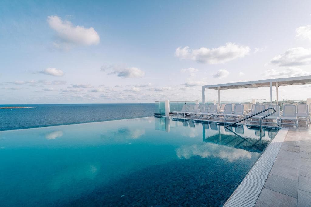 SeaView Hotel, St. Paul's Bay