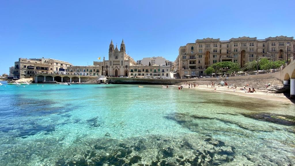St. Julian's Bay Hotel, St. Julian's
