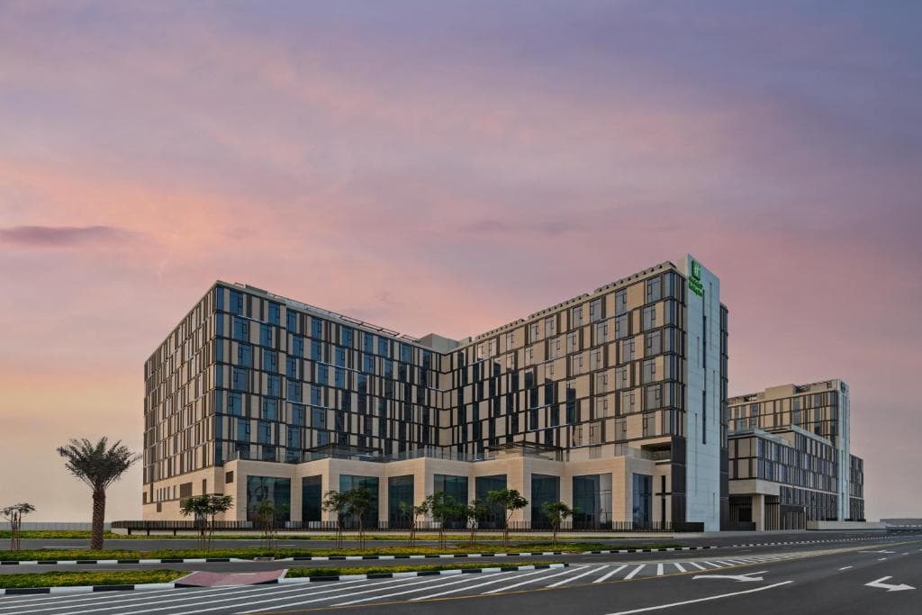 Hotel Holiday Inn Dubai Al-Maktoum Airport, an IHG, Dubai Jebel Ali