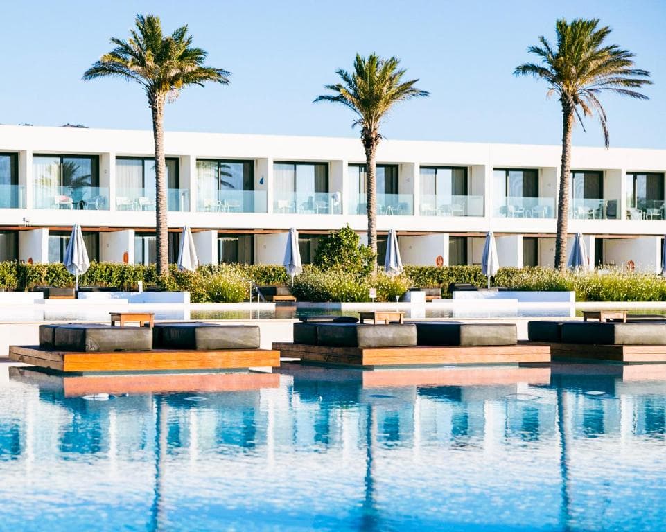 Gennadi Grand Resort, Gennadi