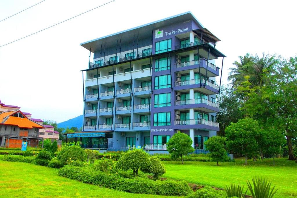 Hotel The Par Phuket SHA Plus, Phuket Town