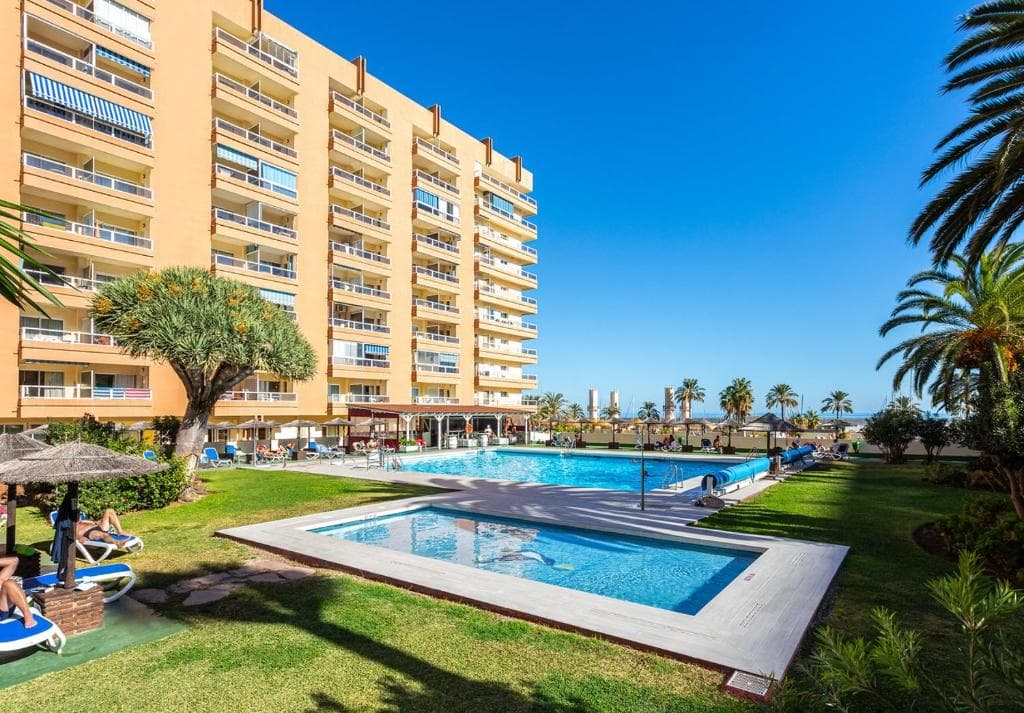 Hotel Apartamentos Pyr Fuengirola, Fuengirola