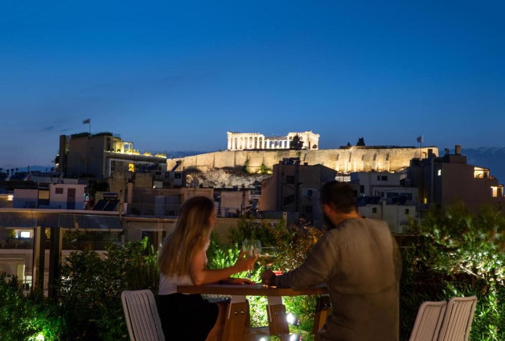 B4B Athens Signature, Atena