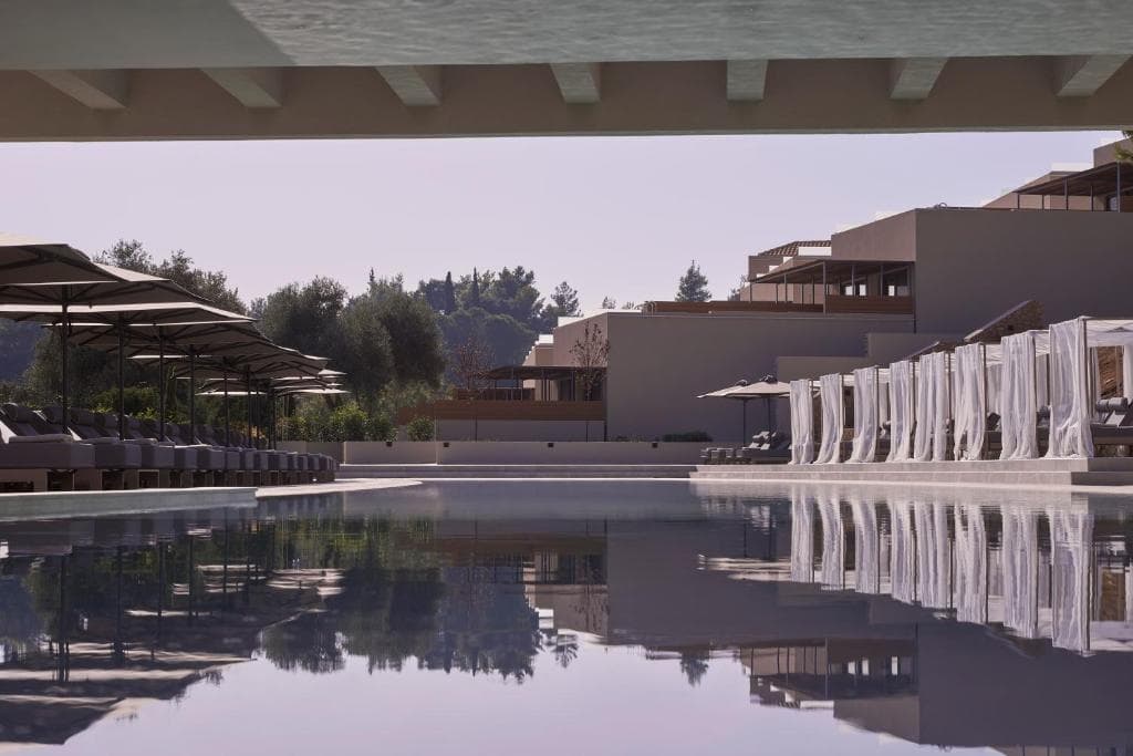Celestial All Suites, Trapezaki