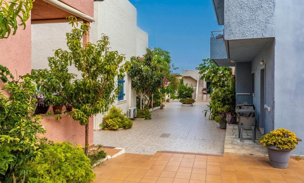 Evina Rooms & Suites, Gournes