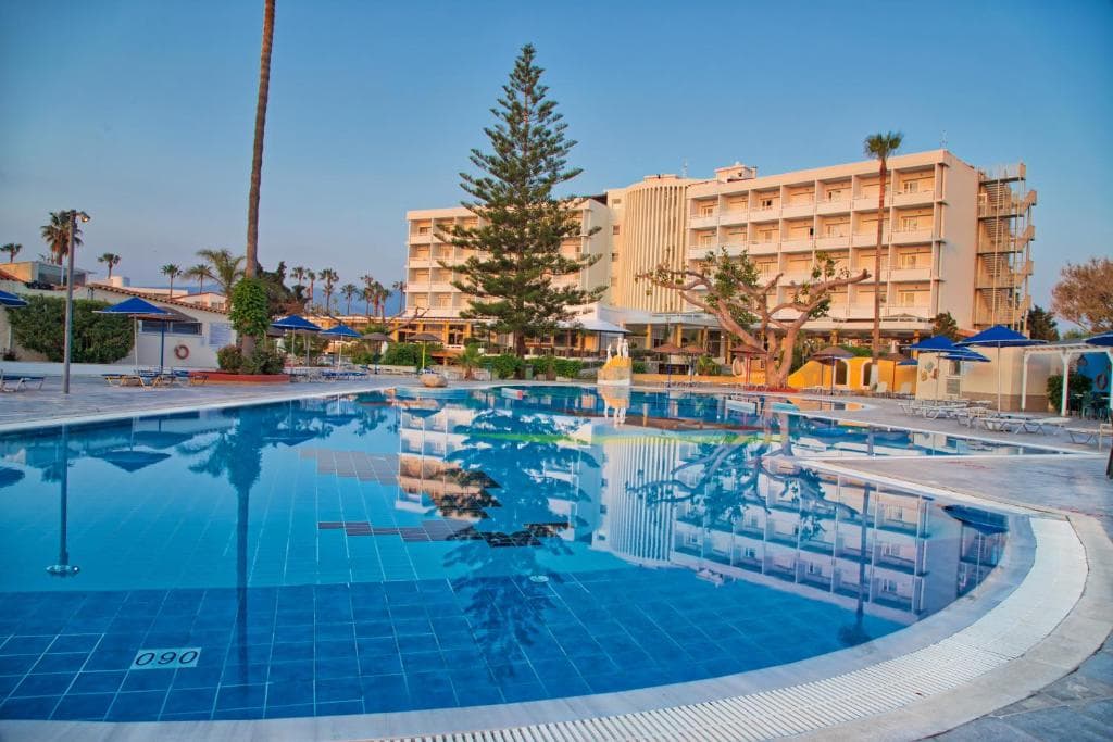 Hotel Atlantis, Lambi