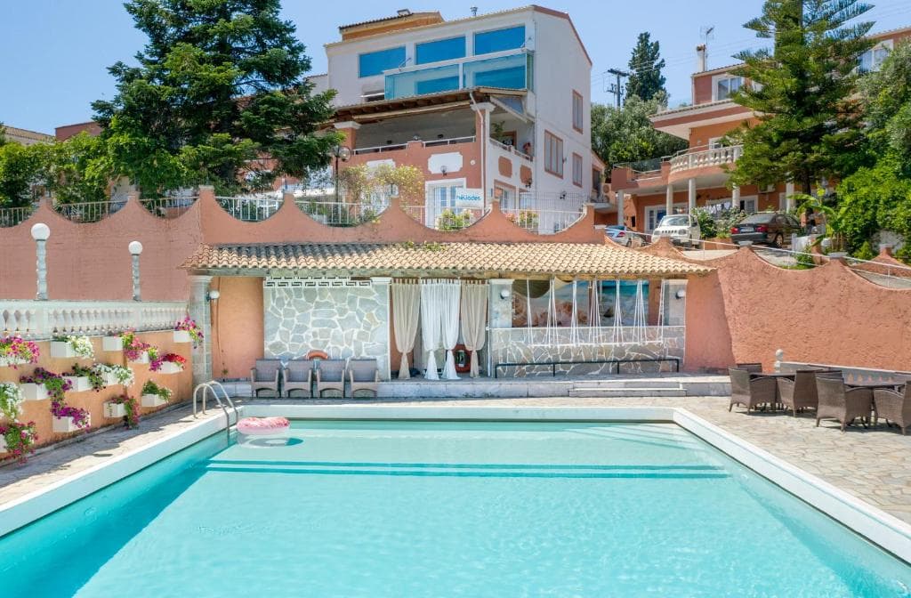 Victoria Hill Hotel, Dassia