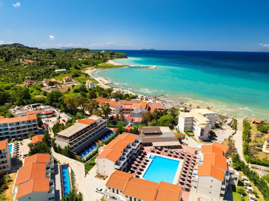 Angela Beach Hotel & Apts, Astrakeri