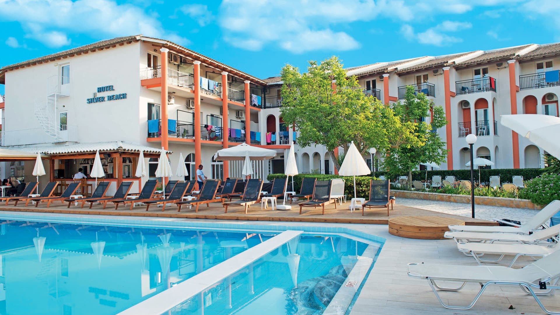 Silver Beach (Adults Only), Roda