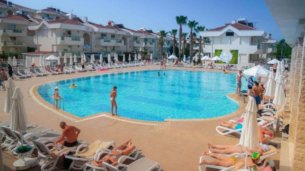 Hotel Dream Family Club, Side