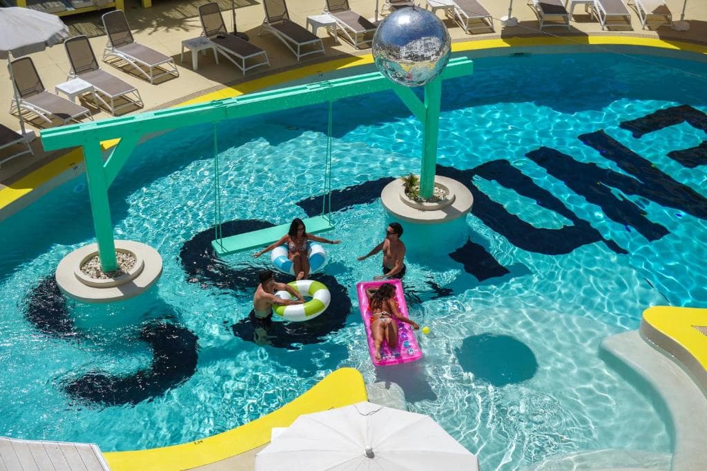 Hotel ENDLSS Beach & Disco - Adults Only, San Antonio