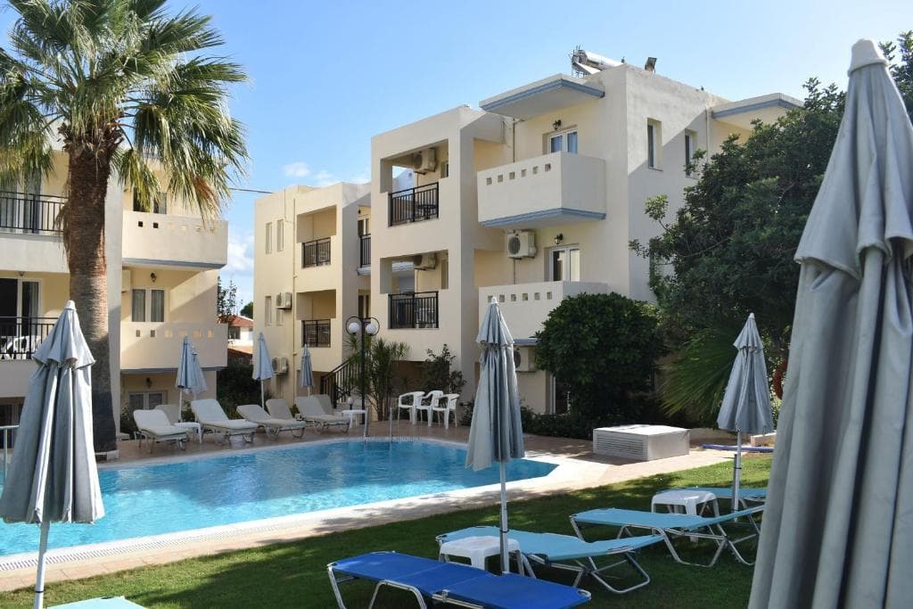 Sunshine Studios and Apartments, Stalida